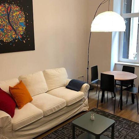 Cozy Downtown Apartment At Central Market Hall Budapest Esterno foto